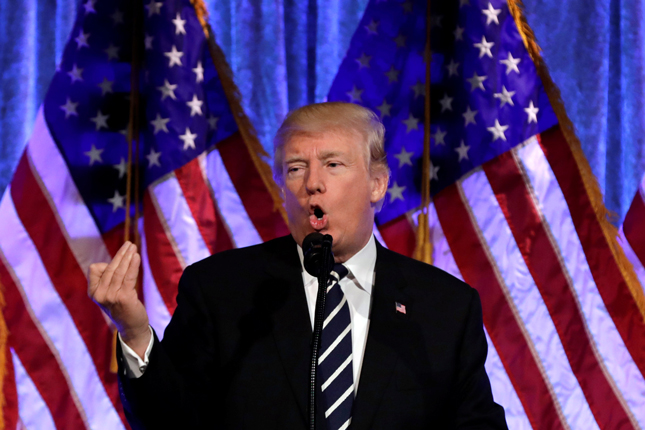 Tổng thống Mỹ Donald Trump dọa cắt viện trợ nước ngoài cho Pakistan.  Ảnh: Reuters