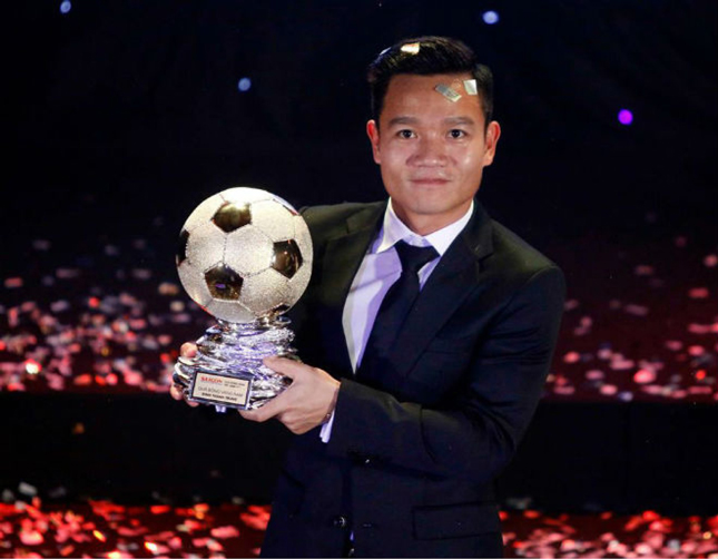 Đinh Thanh Trung hoàn toàn xứng đáng trở thành chủ nhân “Quả bóng Vàng Việt Nam 2017”. Ảnh: NGUYÊN HUY