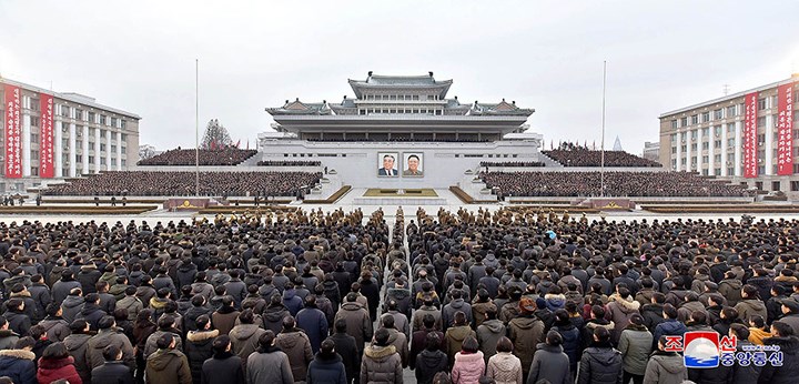 Ngày 4-1, hàng ngàn người dân Bình Nhưỡng tập trung về quảng trường Kim Il-sung (Kim Nhật Thành). (Ảnh: KCNA)