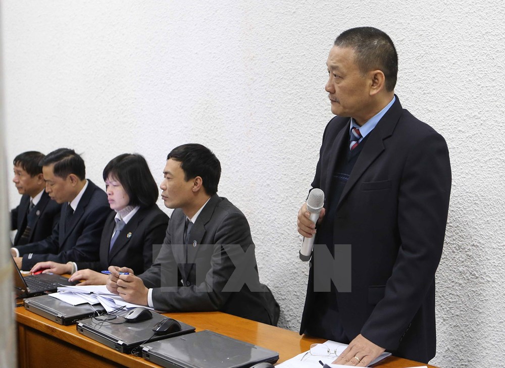 Luật sư đặt câu hỏi với bị cáo tại phiên tòa xét xử Trịnh Xuân Thanh và đồng phạm sáng 10/1/2018. (Ảnh: TTXVN)