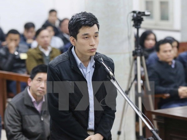 Bị cáo Trương Quốc Dũng tự bào chữa tại phiên tòa. (Ảnh: Doãn Tấn/TTXVN)