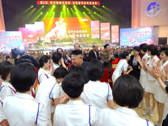 Nhà lãnh đạo Triều Tiên Kim Jong-un được cho là đã đích thân chọn thành viên cho nhóm nhạc này. (Ảnh: KCNA)