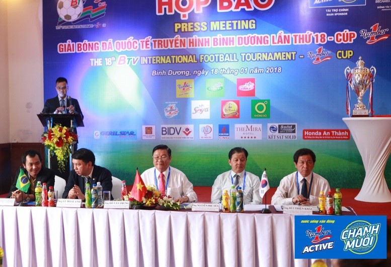 Buổi họp báo giới thiệu giải bóng đá BTV-Cup Number 1 lần thứ 18.