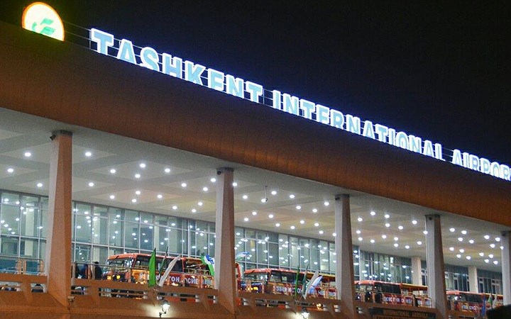 Sân bay quốc tế Tashkent đón các cầu thủ U23 Uzbekistan trở về sau giải đấu thành công rực rỡ. Ảnh: Báo Narodnoeslovo