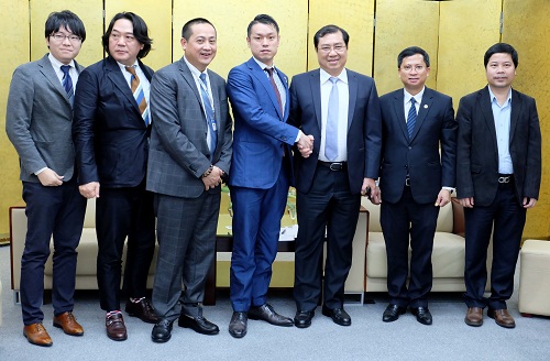 Chairman Tho (3rd, right) and his Japanese guests (Photo: danang.gov.vn)