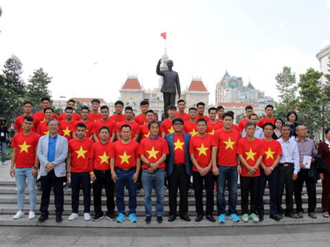 Nồng ấm giao lưu và mừng công U23 Việt Nam