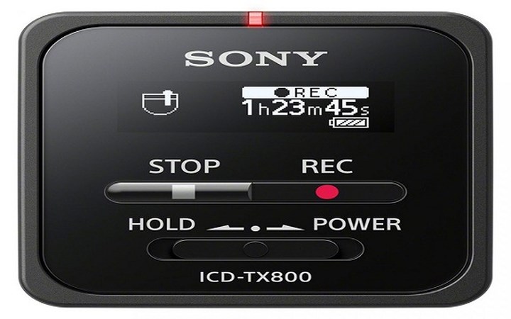 Sony ICD-TX800 là một máy ghi âm kỹ thuật số nhỏ gọn mới nhất của Sony vừa bán trên thị trường Việt. Mẫu máy này sở hữu trọng lượng khá nhẹ chỉ 22g nhưng trang bị tính năng tiên tiến, giúp việc ghi âm dễ dàng nhất. Sony trang bị cho máy tính năng ghi từ xa thông qua điều khiển từ xa hoặc ứng dụng điện thoại thông minh. Máy cũng có 1 nút bấm có thể ghi âm ngay lập tức ngay cả khi máy đang tắt. (Ảnh: GenK).