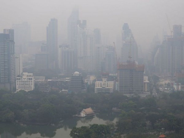 Bangkok on alert for air pollution (Photo: Reuters)