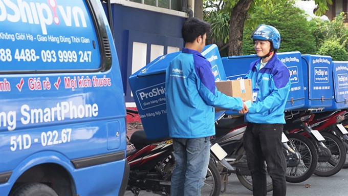 The boom in online shopping and home delivery in the country in recent years have also created many opportunities for e-logistics operator. - Photo baocongthuong.vn Read more at http://vietnamnews.vn/economy/422936/vn-enjoys-bright-prospects-for-e-logistics-development.html#hPqQdv7OVuGTSSkj.99