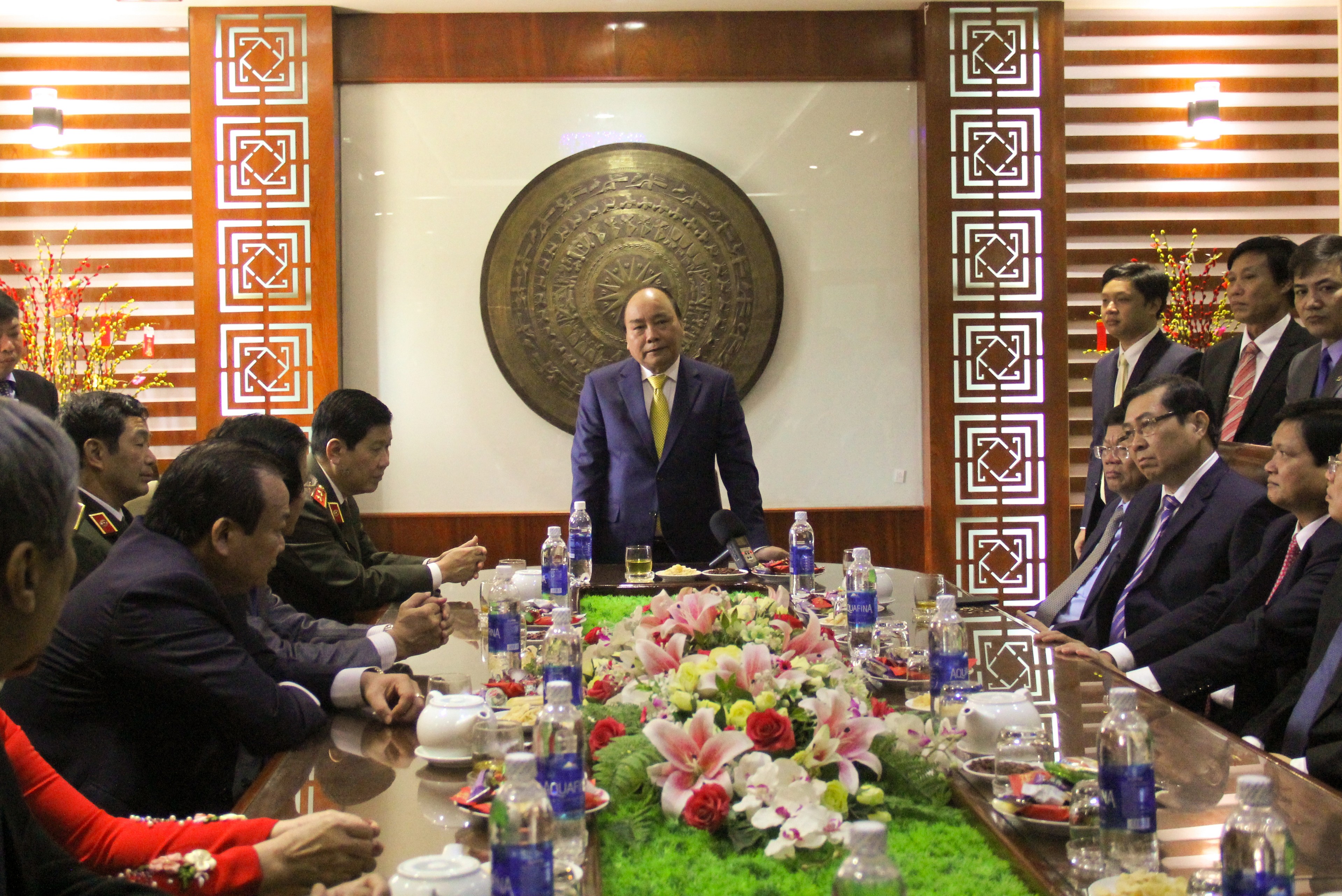 Thủ tướng Nguyễn Xuân Phúc chúc Tết Đảng bộ, chính quyền và nhân dân quận Hải Châu. Ảnh: Q.KHẢI