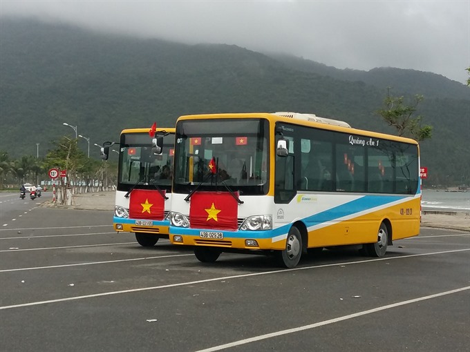 New buses are rolled out for use on routes with subsidised fares, aimed at promoting public transit use in Đà Nẵng city. — VNS Photo Công Thành Read more at http://vietnamnews.vn/society/422687/da-nang-to-roll-out-6-new-bus-routes.html#stETVdDvuo6i4Yix.99