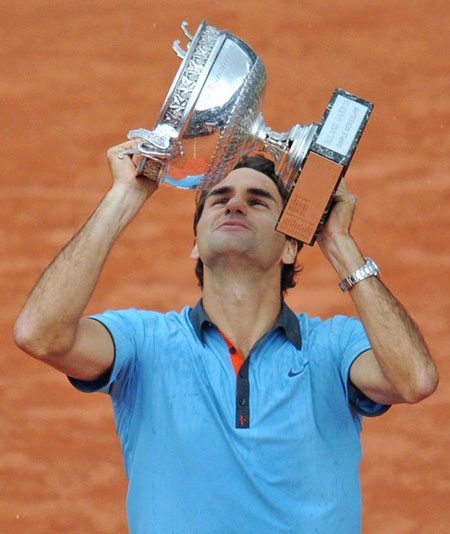 Roger Federer trở lại sân đất nện?