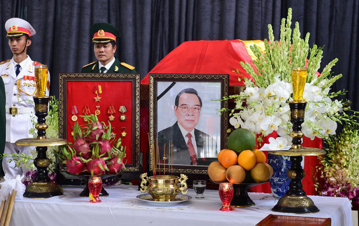 Treo cờ rủ trong 2 ngày Quốc tang nguyên Thủ tướng Phan Văn Khải
