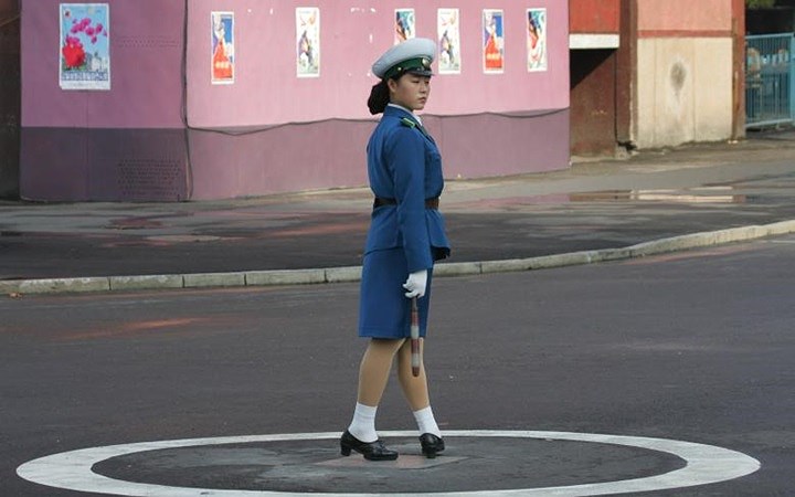 Nữ cảnh sát giao thông tại Bình Nhưỡng.