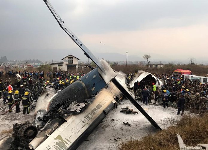 Máy bay gặp nạn là của hãng hàng không Bangladesh US-Bangla chở theo 71 người gồm 67 hành khách và 4 thành viên phi hành đoàn. Ảnh: Reuters