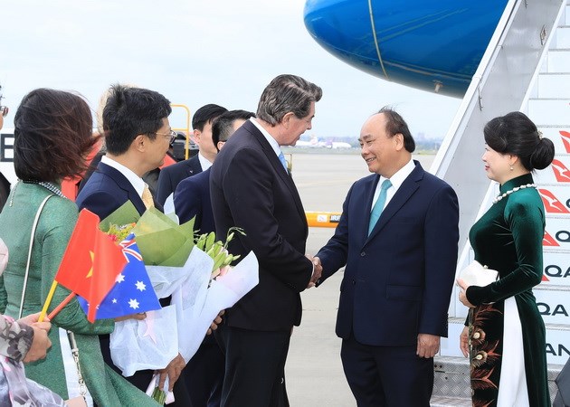 Lễ đón Thủ tướng Nguyễn Xuân Phúc và Phu nhân tại sân bay quốc tế Sydney. (Ảnh: Thống Nhất/TTXVN)