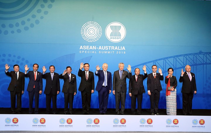 Chiều cùng ngày, Thủ tướng bắt đầu dự các hoạt động của Hội nghị cấp cao Đặc biệt ASEAN-Australia tại Thành phố Sydney. Thủ tướng Australia Malcolm Turnbull đã chủ trì lễ đón các Trưởng Đoàn tham dự Hội nghị cấp cao đặc biệt ASEAN-Australia. Trong ảnh Trưởng đoàn các nước dự Hội nghị Cấp cao đặc biệt ASEAN-Australia. (Ảnh VGP)