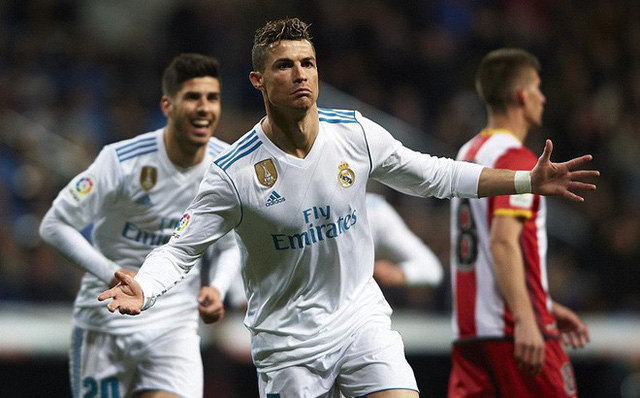 C.Ronaldo bứt lên nhóm dẫn đầu cuộc đua Chiếc giày vàng châu Âu