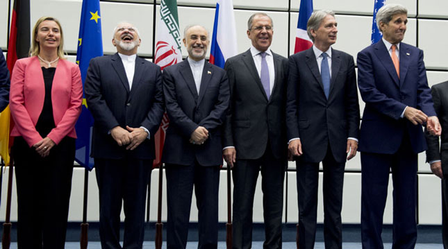 Các nhà ngoại giao đạt được thỏa thuận hạt nhân lịch sử giữa Iran và P5+1 năm 2015. Israel luôn phản đối thỏa thuận này. 	 Ảnh: The Indian Express