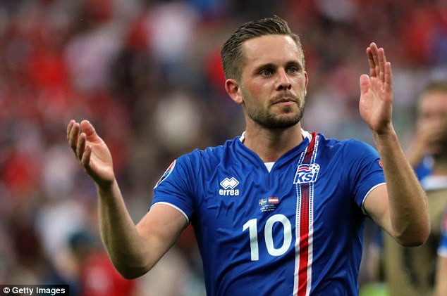 Ngôi sao số 1 của bóng đá Iceland đứng trước nguy cơ lỡ hẹn với World Cup đầu tiên trong sự nghiệp. Cầu thủ này vẫn đang điều trị chấn thương và chưa hẹn trước ngày trở lại.
