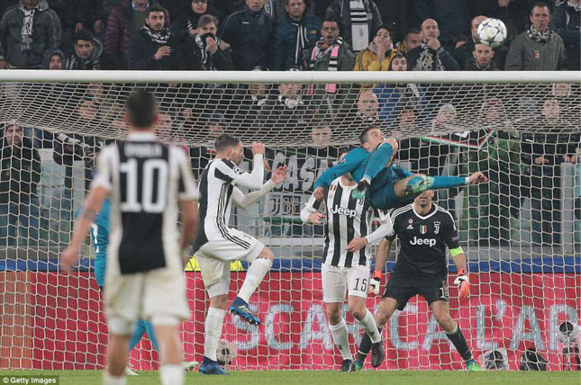 Sự xuất sắc của C.Ronaldo (áo xanh) cùng lối chơi tập thể linh hoạt của Real đã đè bẹp đội chủ nhà Juventus ngay tại Allianz Stadium. Ảnh: Getty Images