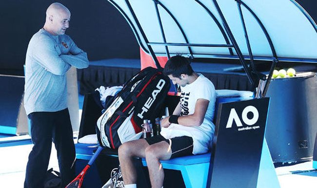 Chỉ sau một thời gian ngắn hợp tác, Andre Agassi và Novak Djokovic đã đường ai nấy đi. Ảnh: Internet