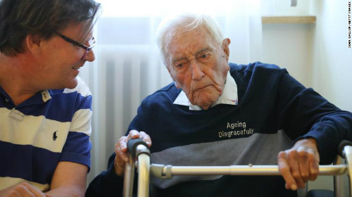 Chia sẻ trước giờ chấm dứt cuộc đời của tiến sĩ 104 tuổi
