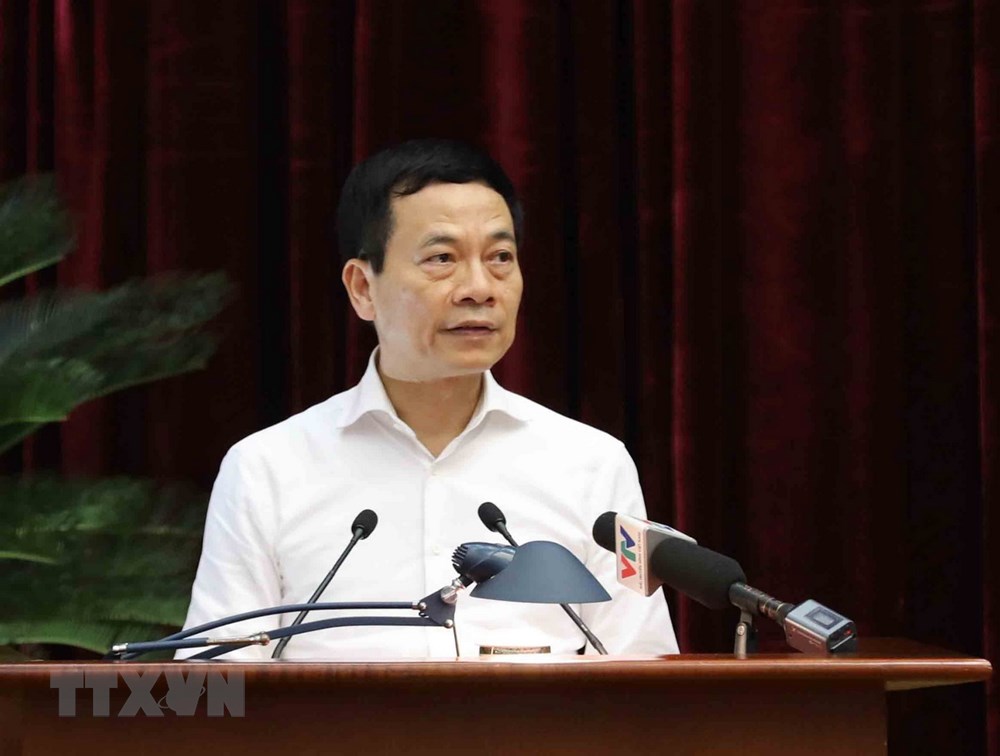 Đồng chí Nguyễn Mạnh Hùng, Ủy viên Trung ương Đảng, Tổng Giám đốc Tập đoàn Viễn thông Quân đội phát biểu. (Ảnh: Phương Hoa/TTXVN)