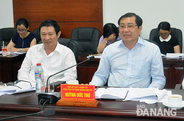 Chủ tịch UBND thành phố Huỳnh Đức Thơ phát biểu tại phiên họp.Ảnh: VIỆT DŨNG