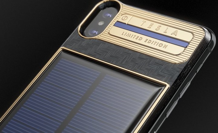 Caviar iPhone X Tesla được trang bị pin mặt trời. Pin sẽ khai thác năng lượng mặt trời để sạc pin cho điện thoại của bạn.