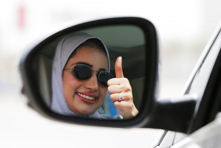 Phụ nữ Saudi Arabia hân hoan vì được lái xe ô tô tự do, hợp pháp