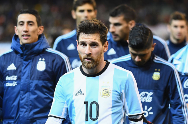 Trước một hàng công rất mạnh với sự dẫn dắt của L.Messi (số 10), Argentina sẽ phải chấp nhận thế trận “lấy công, bù thủ”. Ảnh: businessinsider