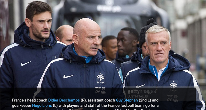 Với sự dẫn dắt của Deschamp (phải), đội tuyển Pháp đang được trẻ hóa và vẫn đạt hiệu quả không nhỏ.