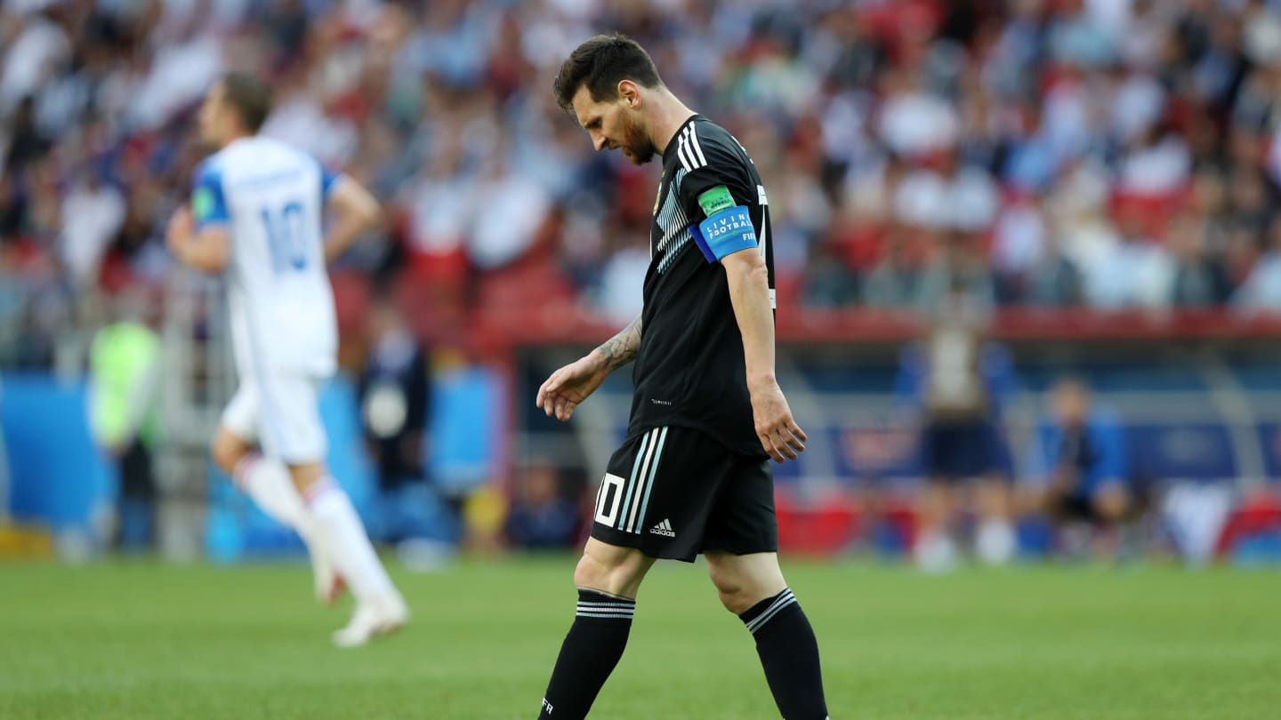 Messi cũng không giấu được sự thất vọng sau trận đầu ra quân không mỹ mãn của đội nhà. Ảnh FIFA