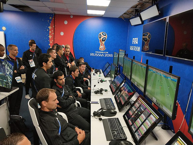 Các trọng tài VAR tại World Cup 2018 sẽ làm việc tại một trung tâm đặc biệt ở Moscow, thay vì có mặt trực tiếp tại sân đấu