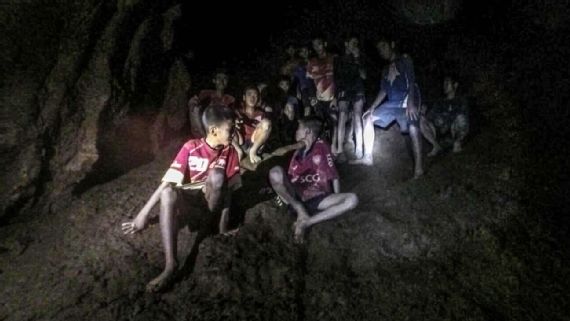 Đội bóng thiếu niên Thái Lan mắc kẹt trong hang có thể phải điều trị tâm lý