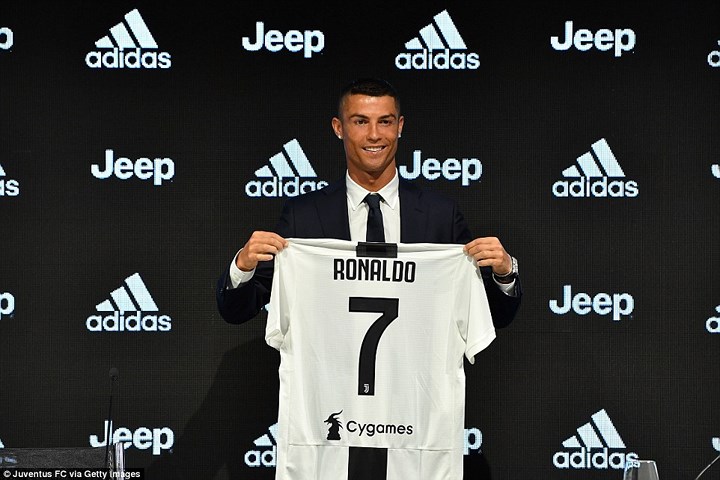 Toàn cảnh ngày Cristiano Ronaldo ra mắt Juventus: Bắt đầu kỷ nguyên mới