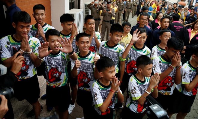 Thành viên đội bóng thiếu niên Thái Lan xuất hiện trước công chúng