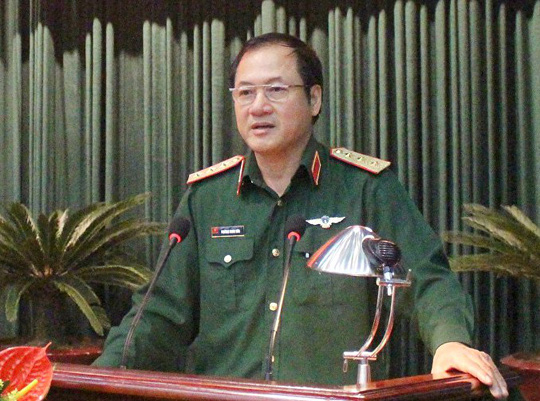 Thượng tướng Phương Minh Hòa khi đương chức