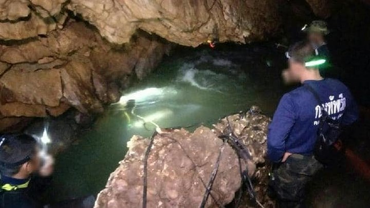 Chuỗi liên kết các hốc trong hang động cực kỳ nguy hiểm đối với những thợ lặn dày dặn kinh nghiệm của lực lượng đặc nhiệm SEAL của hải quân Thái Lan. Ảnh: Facebook.