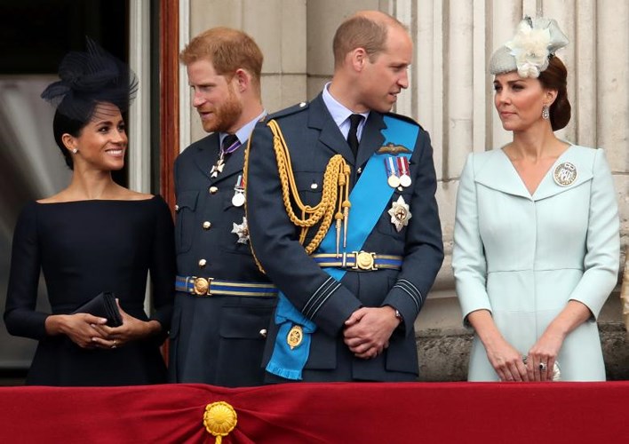Hai cặp đôi Hoàng gia Anh được cả thế giới ngưỡng mộ: Hoàng tử William-Công nương Kate (phải) và Hoàng tử Harry-Công nương Meghan (trái). 