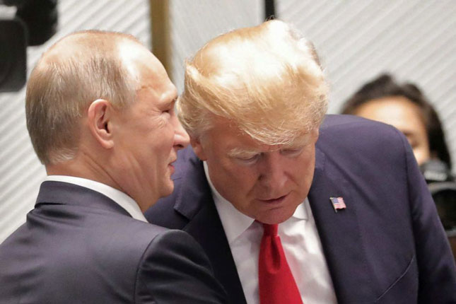 Cuộc gặp gỡ với Tổng thống Nga Vladimir Putin (trái) là sự kiện quan trọng nhất trong chuyến công du châu Âu của Tổng thống Mỹ Donald Trump.	Ảnh: Reuters