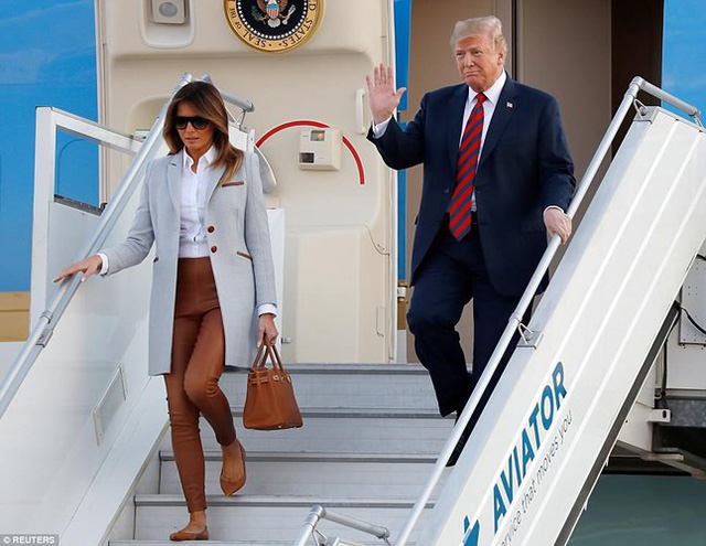 Tổng thống Trump và Đệ nhất phu nhân Melania đã đáp chuyên cơ đến Helsinki cuối giờ chiều 15/7. (Ảnh: Reuters)