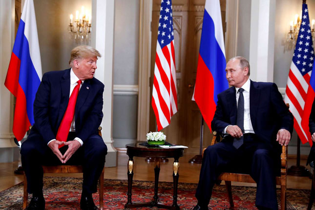 Tổng thống Mỹ Donald Trump (trái) gặp gỡ Tổng thống Nga Vladimir Putin tại thủ đô Helsinki của Phần Lan.Ảnh: Reuters