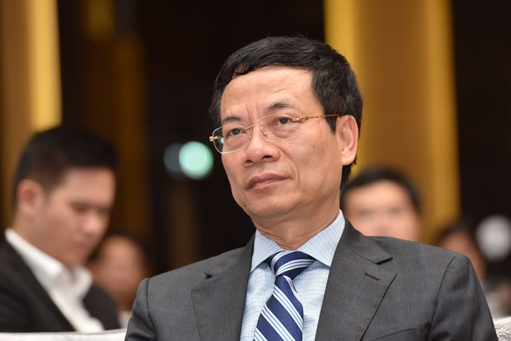 Năm 2016, tại Đại hội đại biểu toàn quốc lần XII của Đảng, ông Nguyễn Mạnh Hùng đã trúng cử vào Ban Chấp hành Trung ương Đảng Cộng sản Việt Nam lần thứ XII. Hiện nay, ông còn giữ chức vụ rất quan trọng là Ủy viên Quân ủy Trung ương. (Ảnh: Nhịp sống số) 