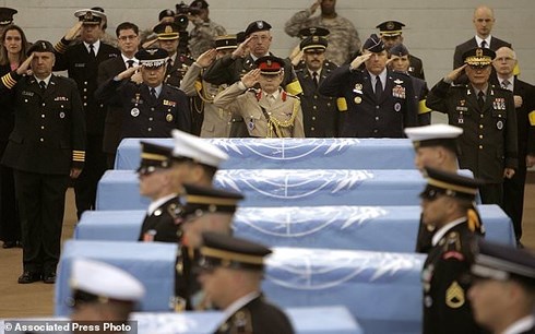Một lễ hồi hương hài cốt lính Mỹ tử trận ở Triều Tiên, vào năm 2007.