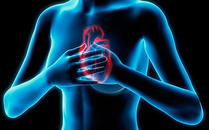 Đau tim: Một trong những lý do bạn bị đau cổ nặng có thể là vì bạn đang bị đau tim. Một cơn đau tim thường xảy ra khi nguồn cung cấp máu tới tim bị tắc nghẽn bởi cục máu đông.