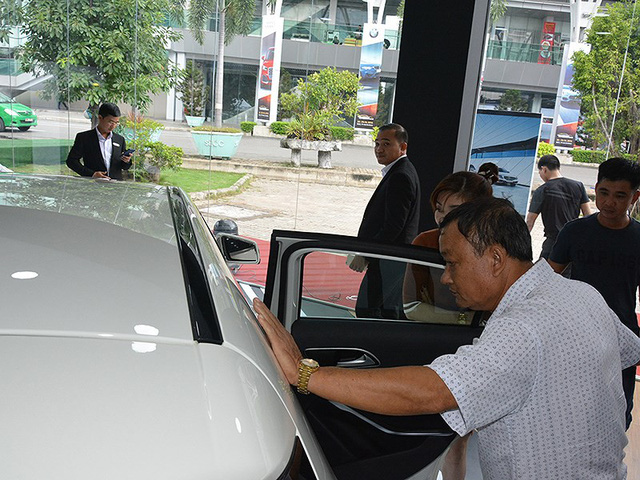 Dù được hưởng mức thuế nhập khẩu 0% từ các nước trong khu vực ASEAN nhưng giá bán nhiều mẫu xe lại tăng.