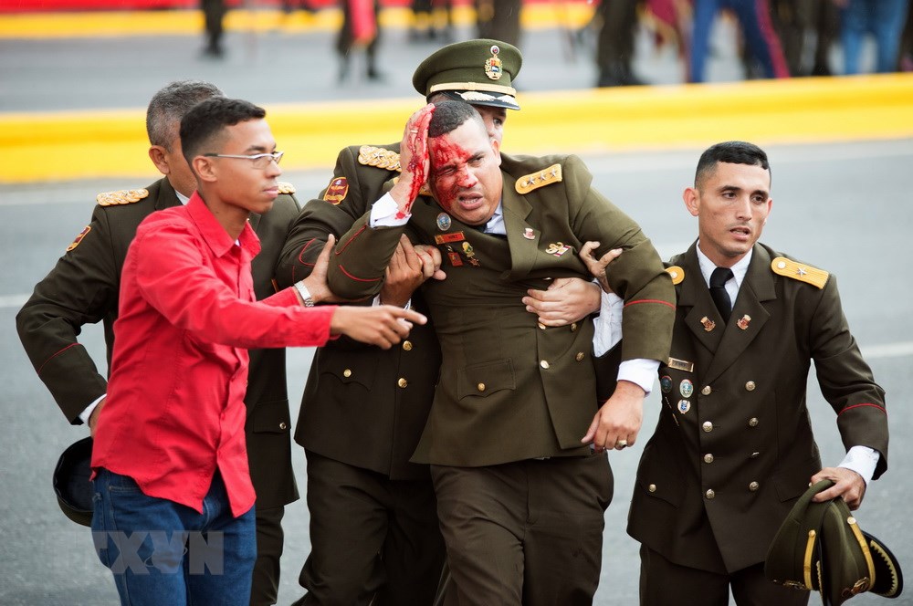 Cận cảnh hiện trường vụ mưu sát Tổng thống Venezuela Maduro
