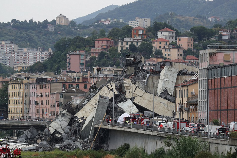 Toàn cảnh cầu sập hãi hùng, hàng chục ô-tô lao theo làm 26 người chết ở Italy
